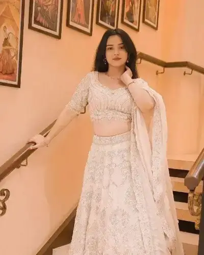 Escort Service In Sendhwa
